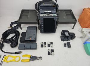 Fujikura 70R+ Fusion Splicer with CT30 Arc 2000